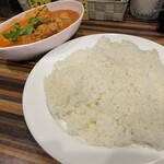 ヤミツキカリー - ゴロゴロ具だくさんのチキンカリー950円
大盛ライス200円