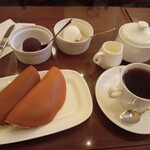 文明堂茶館 ル・カフェ - パステル2枚　ホットコーヒー