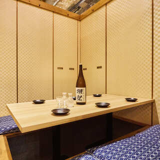 大小様々なテーブルをご用意しております。