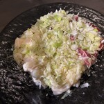 炭火焼肉 焼きしゃぶ にく式 - ツラミ、シマチョウのネギまみれ