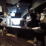 日本橋 製麺庵 なな蓮 - この写真からは伝わりませんが、なかなか洒落た感じの雰囲気の店です。