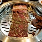 水原王カルビ - 骨付きカルビ