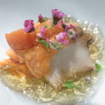 蒸しアワビとウニのジュレ掛け