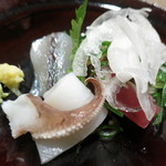 とく山 - 向付　サヨリ　スミイカ　カツオ