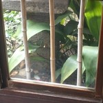 虎ノ門 大坂屋 砂場 - 入り口左右の見通し