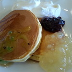 デニーズ - リンゴのソースが 甘さも ちょうど♪