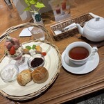 アフタヌーンティー ティールーム - 料理写真:アフタヌーンティー 4品 パフェチェンジ