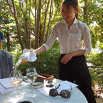 LE BISTRO - ワインのサーヴ