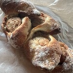 breadworks - ソーセージエピ　420円