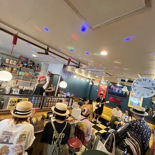生演奏イベント開催中♪何度訪れても飽きないお店です◎