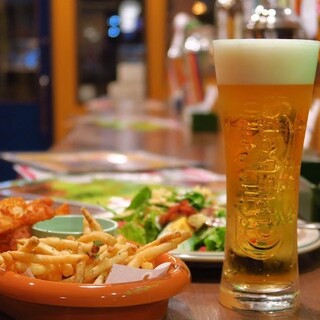 ハンバーガーに合うお酒類や飲放付コースご用意しております！