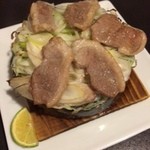 鴨肉と長ねぎの石焼 1,080