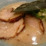 らーめん専門店 小川 本店 - 半ちゃーしゅー