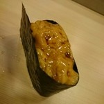 おけい鮨 - ムラサキウニ  初めて食べた旨さ！
      ミョウバンを使っていないから臭みがない  凄い