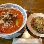 晴晴居酒屋 - 四川担担麺＋半豚角煮チャーハン（750円）