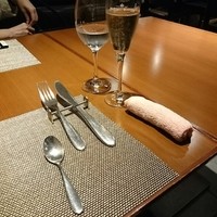 オッジ ダルマット 西麻布店 - スパークリングワイン飲み放題 1000円