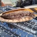 カキアキ水産 - 200gの大きな活鮑