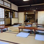 いせ源 - 内装