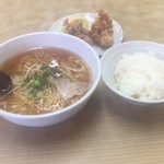 天津楼 - Aランチ（ラーメン、唐揚、ライス）