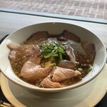 らぁめん香房 登里勝 - チャーシュー中華そば