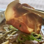 らぁめん香房 登里勝 - 大きなチャーシュー