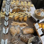 ポワン エ リーニュ - パンのショーケース