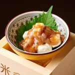 鮪の酒盗クリームチーズ