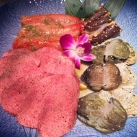 游玄亭 銀座 - 塩系：タン塩/カニ/鮑
