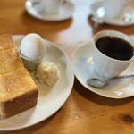 arome - 税込500円のコーヒーや紅茶がありますから…
ワンコインでモーニングがいただけるだなんて…
めちゃくちゃ良心的！！(*´Д｀*)
