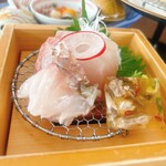 沖海月 - お刺身と煮こごり？