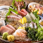 黄金の魚 - 刺身盛り合わせ