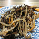 たいちゃんⅢ - 生ビールを頼みました。お通しのひじきとコンニャクの煮物。
とっても家庭的な味付けで美味しい。
