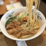 豚骨清湯・自家製麺 かつら - 料理写真: