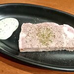 ドイツビール居酒屋 ヴァイス - お通しのパテ。