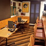 ドイツビール居酒屋 ヴァイス - 内観。入って左側。17時オープン一番乗り。