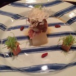 魚会 - 左右はあん肝、中央がカブの上に毛ガニ