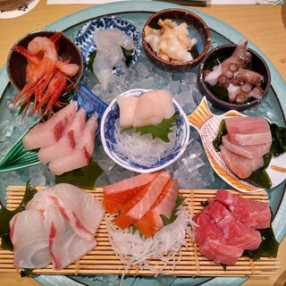 魚河岸直営 いけす海鮮 ろ組_1