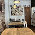 ヒグベーグル&カフェ - 店内の様子