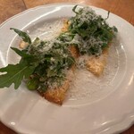 CHOWCHOW - 生ハムのムースと空豆 スナップエンドウのクレープ（2,400円）