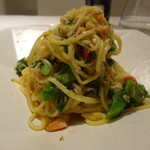 リストランテ サクラ - ズワイ蟹と菜花の自家製パスタ、柚子胡椒風味（私のための大盛り）