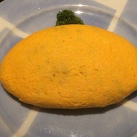 赤坂 津つ井 総本店 - 普通のオムライス。大きいがランチと同じ。