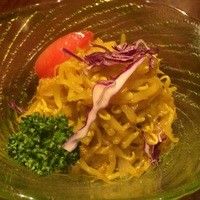 赤坂 津つ井 総本店 - もやしサラダ。カレー味。