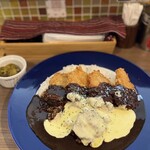 元町欧風カレー タンガロンガ - 料理写真:神戸ポークヘレカツカレー　焦がしチーズ追加