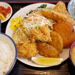 太田や食堂 - 料理写真:ミックスフライ定食