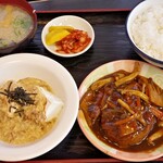 太田や食堂 - 日替わり定食[とろろ豆腐、煮込みハンバーグ]
