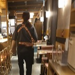 横濱うし処 牛味蔵 - 内観 中ほどから