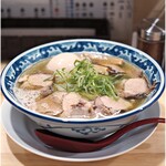 ニクノイロ - 半熟煮玉子ラーメン 1050円