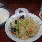 ラーメン ぱっくん亭 - 野菜炒め定食　700円