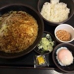 ゆで太郎 - 朝定食C 360円　納豆と御飯と温玉 揚げ玉入れ放