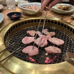 神泉ホルモン 三百屋 - 